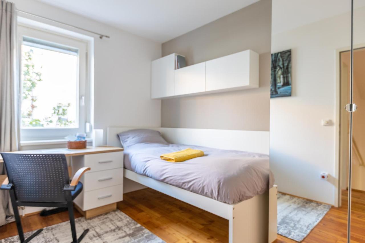 Town House Near Metro & Vienna City Center Экстерьер фото